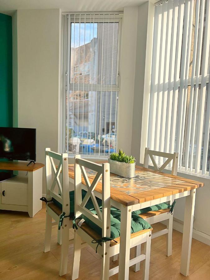 Bangor Central Apartments Bagian luar foto