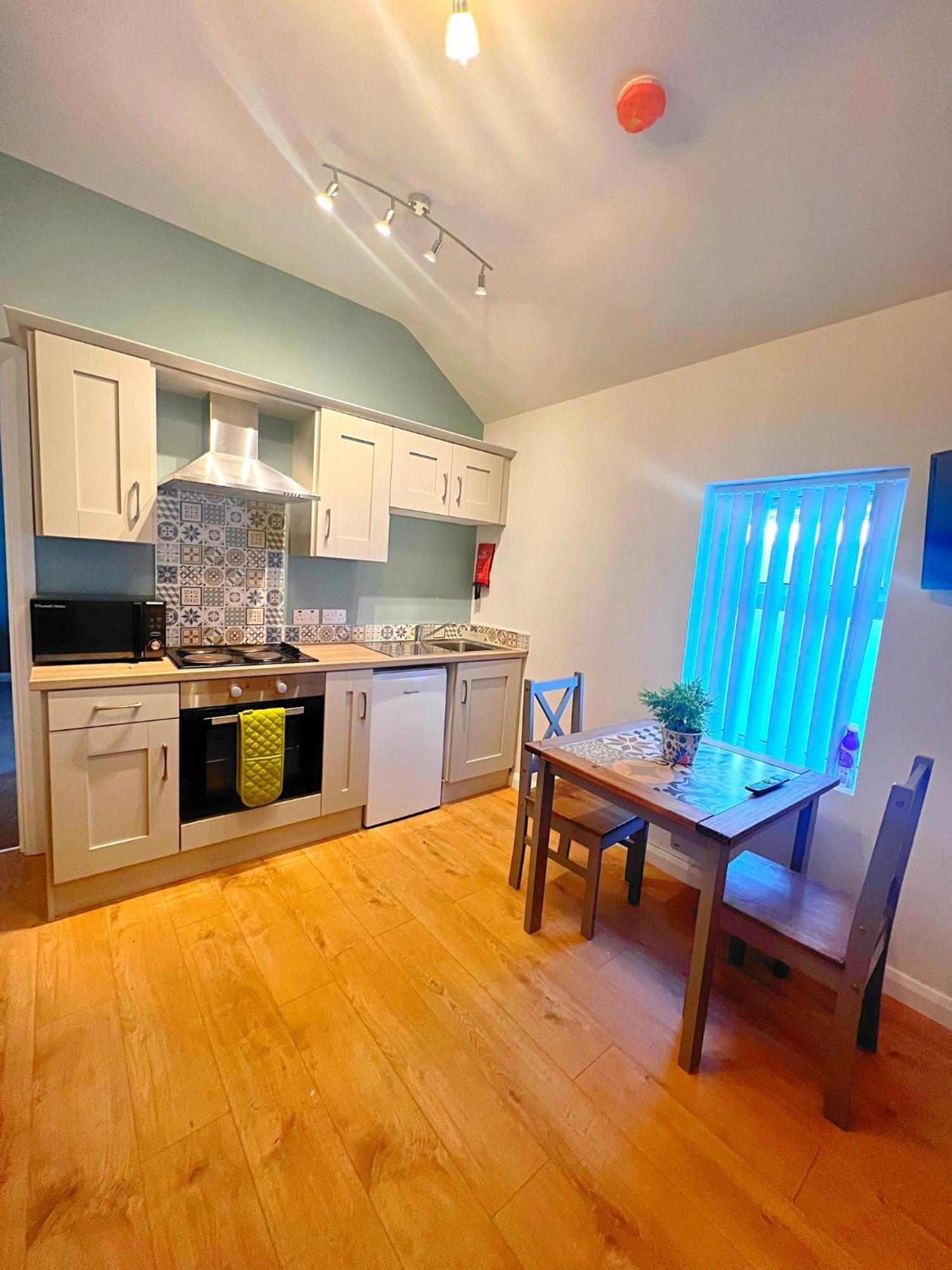 Bangor Central Apartments Bagian luar foto