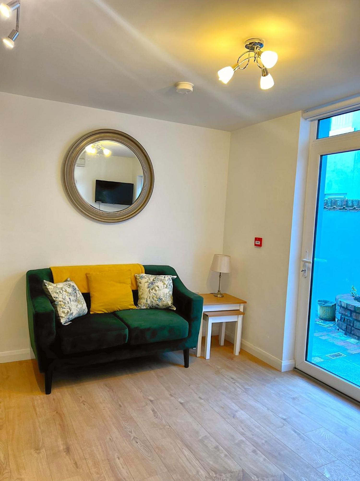 Bangor Central Apartments Bagian luar foto